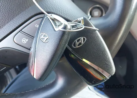 2014 Hyundai Santa Fe Sport 2.4L z USA, uszkodzony, nr VIN 5XYZUDLB5EG136383